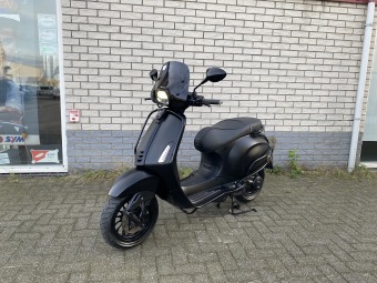 DIKKE VESPA SPRINT S 45KM BROM MAT BLACK 6000KM BJ2018