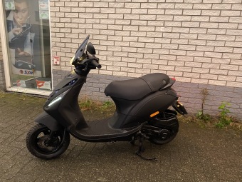 MOOIE PIAGGIO ZIP SP 45KM 4T BROM MAT ZWART BJ2019 6000KM