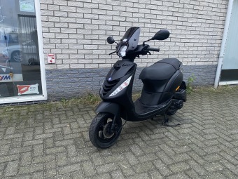 LEUKE PIAGGIO ZIP SP 45 4-TAKT MAT BLACK BROM BJ2010 7.000KM