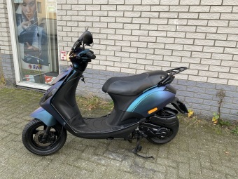 DIKKE PIAGGIO ZIP SP 45KM BROM MAT CAMELEON BJ2017 4000KM