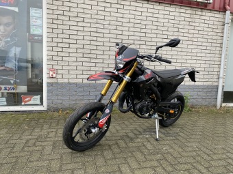 {HONDA MOTOR}Nieuwe: VENT DERAPAGE 50 BLACK ON BLACK EDITION  50 DERBI SCHERCO BETA