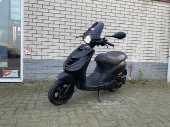 DIKKE PIAGGIO ZIP SP 45KM BROM MAT ZWART BJ2008 12000KM