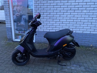 DIKKE PIAGGIO ZIP SP 45KM BROM MAT DRAGON BJ2011 10.000KM