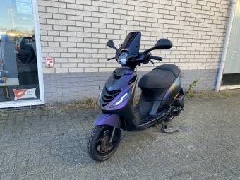 MOOIE PIAGGIO ZIP SP 45KM BROM MAT DRAGON BJ2015 10.000KM
