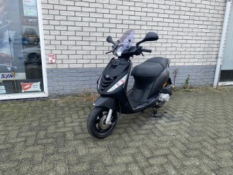 PRACHTIGE PIAGGIO ZIP SP 45KM 4T BROM MAT ZWART BJ2019 7000KM