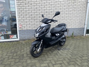 DIKKE YAMAHA AEROX R 45KM BROM BLACK MAGIC BJ2015 8.000KM