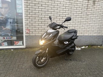 GAVE YAMAHA AEROX R 45KM BROM BLACK MAGIC BJ2014 9.000KM