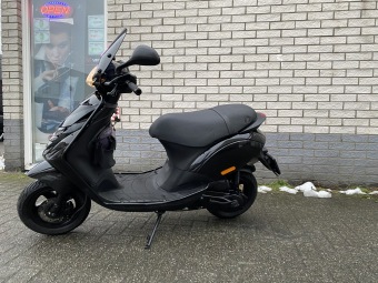 2 TAKT GAVE PIAGGIO ZIP SP 45KM BROM BLACK ON BLACK 2-TAKT  BJ2006 8000KM