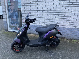 GAVE PIAGGIO ZIP SP 45 4-TAKT MAT DRAGON BROM BJ2021 11000KM