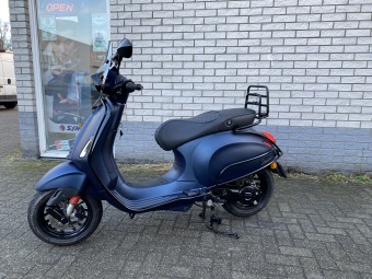 PRACHTIGE VESPA SPRINT S SPECIAL 45KM BROM MAT BLAUW BJ2021 6000KM VOL OPTIES