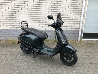 DIKKE VESPA SPRINT S 45KM BROM JAGUAR GREEN SPECIAL BJ2021 12000KM