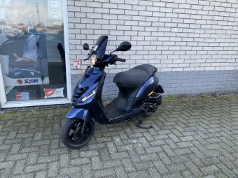 DIKKE PIAGGIO ZIP SP 45KM BROM 4T 80CC MIDNIGHT BLEU BJ2021 6000KM
