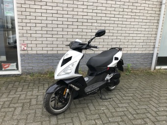 LEUKE PEUGEOT SPEEDFIGHT 45KM BROM 2-TAKT BJ2009 14000KM