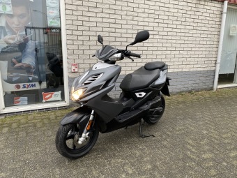 GAVE YAMAHA AEROX R 45KM BROM MAT GREY  BJ2017 8000KM