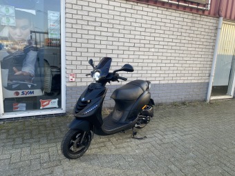GAVE PIAGGIO ZIP SP 45KM 4-T BROM MAT BLACK BJ2021 7000KM