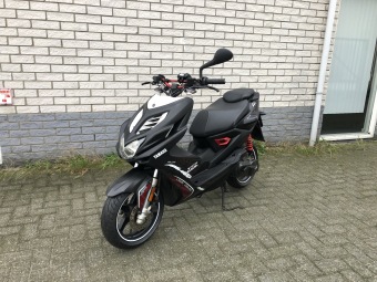 DIKKE YAMAHA AEROX 45KM BROM NAKED 2T MAT BLACK 2015 6000KM