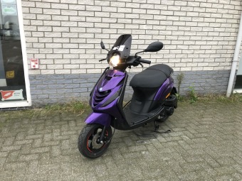 DIKKE PIAGGIO ZIP SP 45KM 4-TAKT BROM PAARS BJ2020 9000KM