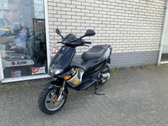 GAVE GILERA RUNNER DD 2-TAKT lc dd 45KM BROM BLACK BJ1997 18000KM