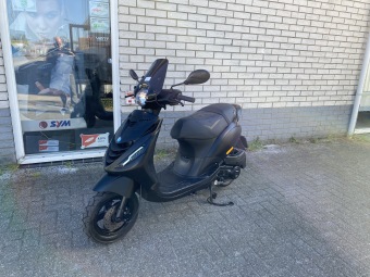 MOOIE PIAGGIO ZIP SP 45KM 4-T BROM MAT BLACK BJ2021 5000KM