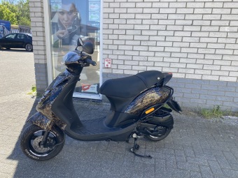 DIKKE PIAGGIO ZIP SP 45 4-TAKT GOLD FLAKES BROM  BJ2014 8000KM 
