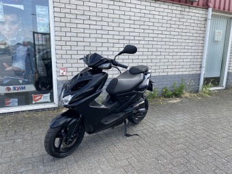 MOOIE YAMAHA AEROX R 45KM BROM MAT BLACK BJ2019 