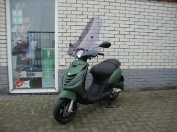 NIEUWE PIAGGIO ZIP SP SPECIAL 25 4-TAKT SNOR of BROM  MAT GROEN  NIEUW 0KM