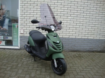 NIEUWE PIAGGIO ZIP SP SPECIAL 25 4-TAKT SNOR of BROM  MAT GROEN  NIEUW 0KM