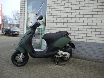 NIEUWE PIAGGIO ZIP SP SPECIAL 25 4-TAKT SNOR of BROM MAT GROEN  NIEUW  0KM
