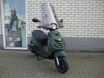NIEUWE PIAGGIO ZIP SP SPECIAL 25 4-TAKT SNOR of BROM MAT GROEN  NIEUW  0KM