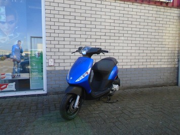 NIEUWE PIAGGIO ZIP SPECIAL 25 4-TAKT euro5  SNOR of BROM  NIEUW 0KM