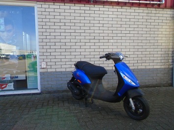 NIEUWE PIAGGIO ZIP SPECIAL 25 4-TAKT euro5  SNOR of BROM  NIEUW 0KM