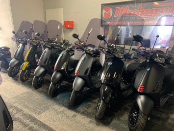 Dagelijks wisselende voorraad piaggio zip en vespa sprint kom langs , Niet alles staat op de website 