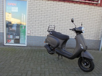 NIEUWE BTC RIVA DJJD CASHMERE efi MAT BLACK  4-takt LED 0KM