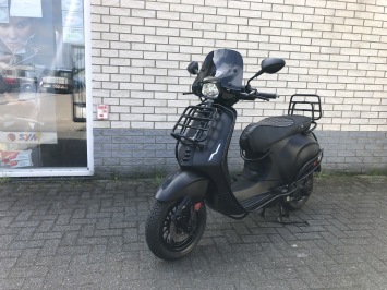 GAVE VESPA SPRINT S 45KM BROM MAT BLACK 7200KM BJ2019 4-TAKT