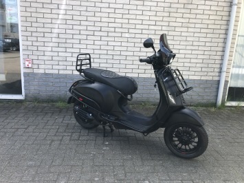 GAVE VESPA SPRINT S 45KM BROM MAT BLACK 7200KM BJ2019 4-TAKT