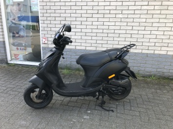 MOOIE PIAGGIO ZIP SP 45KM BROM MAT BLACK BJ2010 8000KM