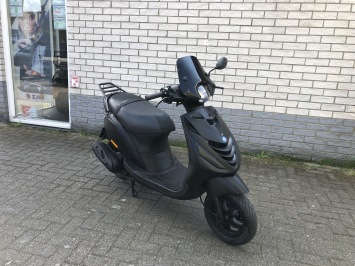 MOOIE PIAGGIO ZIP SP 45KM BROM MAT BLACK BJ2010 8000KM
