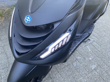 GAVE PIAGGIO ZIP SP 45 4-TAKT MAT BLACK BROM BJ2020 4.000KM