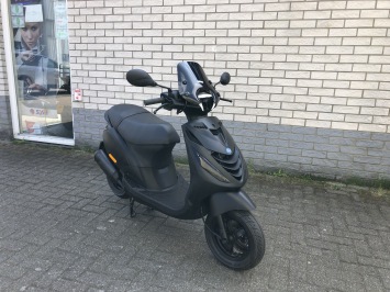 JONGE PIAGGIO ZIP SP 45KM BROM MAT BALCK BJ2024 6000KM
