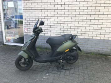 GAVE PIAGGIO ZIP SP 45KM BROM MAT GROEN BJ2022 2300KM
