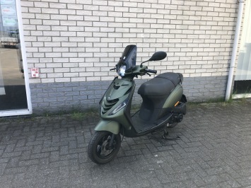 GAVE PIAGGIO ZIP SP 45KM BROM MAT GROEN BJ2022 2300KM