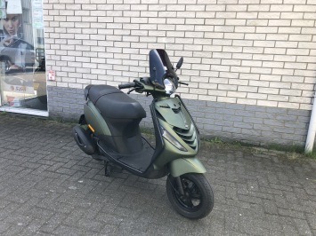GAVE PIAGGIO ZIP SP 45KM BROM MAT GROEN BJ2022 2300KM