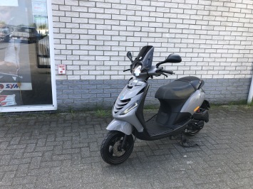DIKKE PIAGGIO ZIP SP 45KM BROM NARDO GREY BJ2016 8000KM
