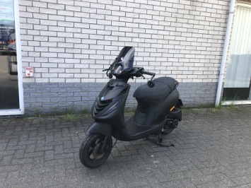 LEUKE PIAGGIO ZIP SP 45KM BROM MAT BLACK BJ2015 7000KM