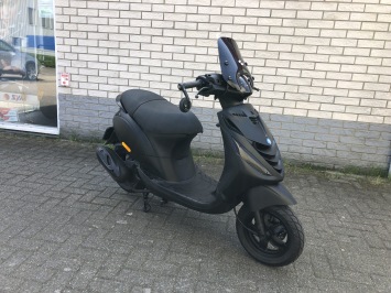 LEUKE PIAGGIO ZIP SP 45KM BROM MAT BLACK BJ2015 7000KM