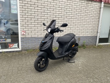 GAVE PIAGGIO ZIP SP 45 4-TAKT MAT BLACK BROM BJ2015 7000KM
