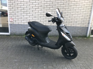 DIKKE PIAGGIO ZIP SP 45KM BROM MAT BLACK BJ2014 8000KM 4T
