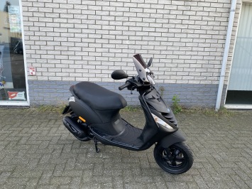 GAVE PIAGGIO ZIP SP 45KM BROM MAT ZWART BJ2018 6000KM