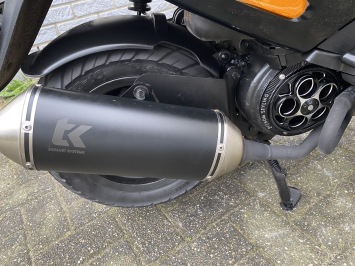 DIKKE PIAGGIO ZIP SP 45KM BROM MAT ZWART BJ2018 6000KM