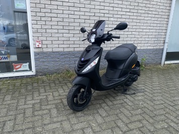 LEUKE PIAGGIO ZIP SP 45 4-TAKT MAT BLACK BROM BJ2010 7.000KM